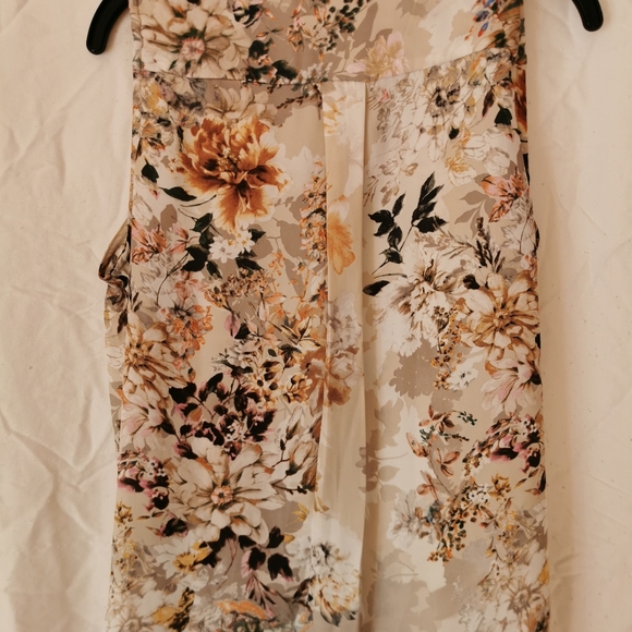 Silky feel; classy work tank blouse size: m - Picture 3 of 4